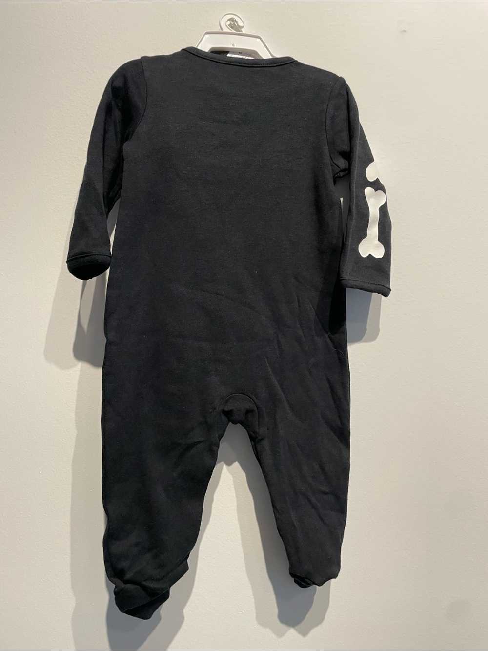 Carter's Baby Halloween Unisex Skeleton Sleep & Play Size 6 Months NWT - Picture 2 of 3